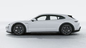 Exterior view of Taycan Turbo Cross Turismo showing the left side of the car