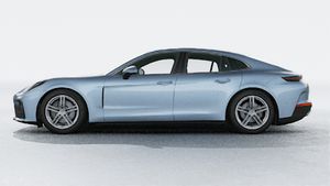 Exterior view of Panamera showing the left side of the car