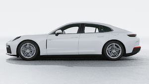 Exterior view of Panamera 4 E-Hybrid showing the left side of the car