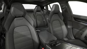 Interior view showing the front seats of Panamera 4S E-Hybrid
