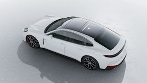 Exterior view of Panamera 4S E-Hybrid seen from above