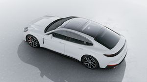 Exterior view of Panamera 4S E-Hybrid seen from above