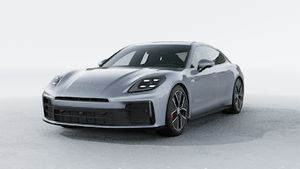 Exterior view of Panamera 4S E-Hybrid showing the front and left side of the car