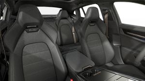 Interior view showing the front seats of Panamera Turbo E-Hybrid