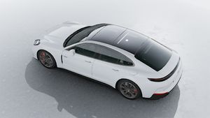 Exterior view of Panamera Turbo E-Hybrid seen from above