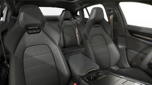 Interior view showing the front seats of Panamera Turbo S E-Hybrid